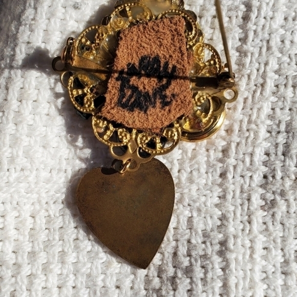 Sarah Jane Vintage Crafted Brooch - Picture 3 of 4